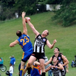NY Magpies at Baltimore – September 12 2009 bw_smiles